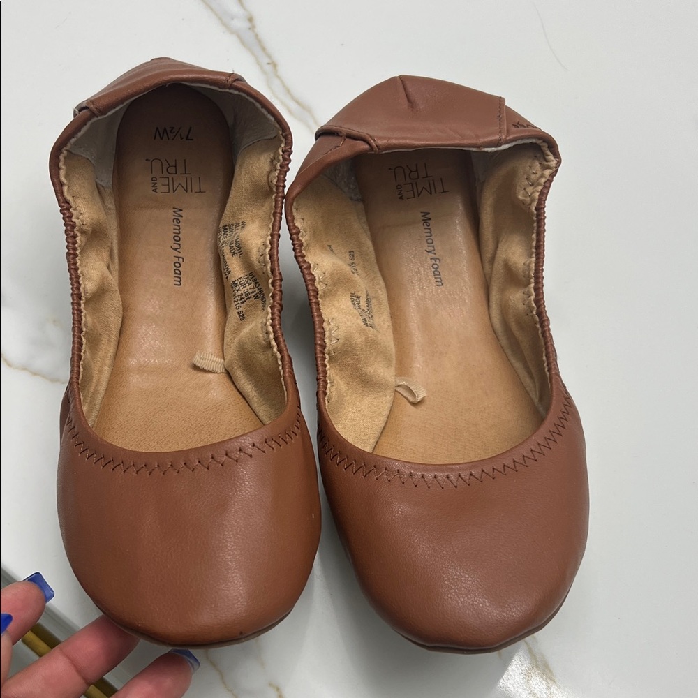 Time and Tru Women's Tan Loafers